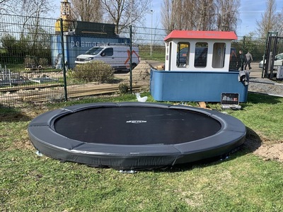 Trampoline